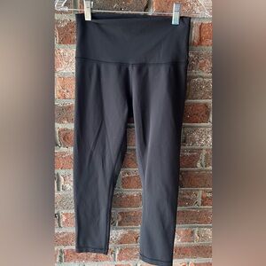 Lululemon Black Cropped Leggings -size 6